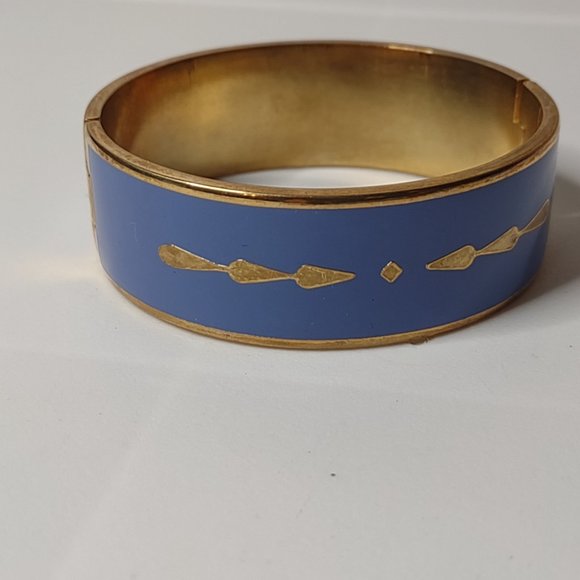 6.5 Inch Distressed Blue And Gold Tone Hinged Bangle - Picture 4 of 11